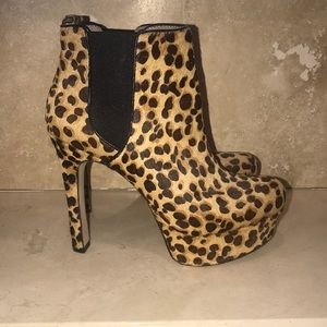 Vince Camuto leopard booties
